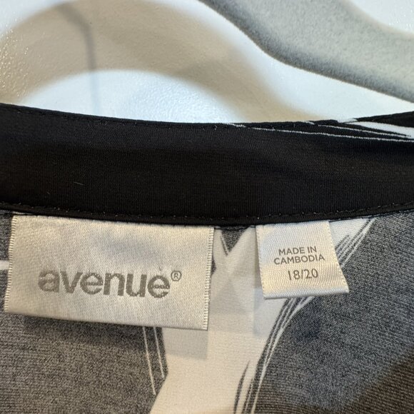 Avenue 18/20 Black & White Abstract Print 3/4 Length Sleeve Blouse EUC - Picture 4 of 8